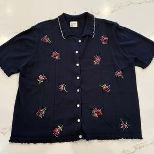 Koret Vintage Embroidered Floral Knit Cardigan Short Sleeve Button Front Sweater